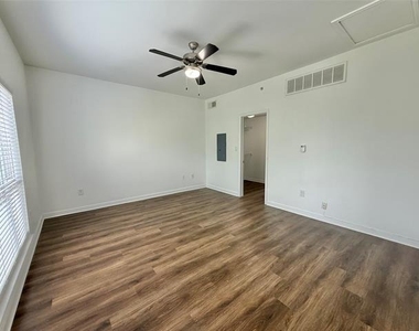 6740 Windhaven Parkway - Photo Thumbnail 12