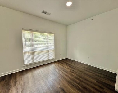 6740 Windhaven Parkway - Photo Thumbnail 10