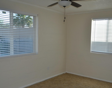 2185 W Ohio Street - Photo Thumbnail 4