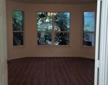 6405 Sapphire Drive - Photo Thumbnail 10