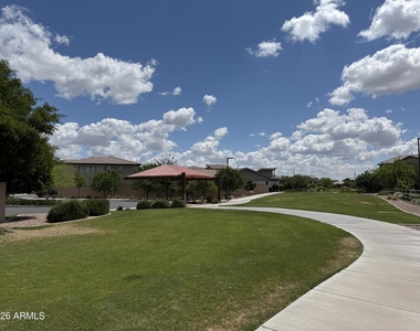 1729 W Myrna Lane - Photo Thumbnail 45