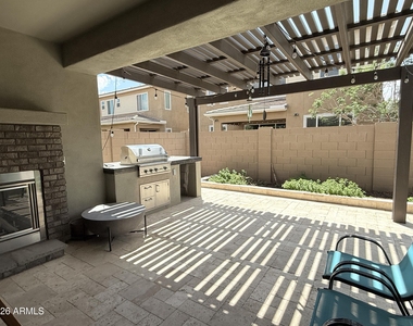 1729 W Myrna Lane - Photo Thumbnail 36