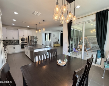 1729 W Myrna Lane - Photo Thumbnail 14