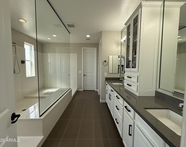 1729 W Myrna Lane - Photo Thumbnail 18