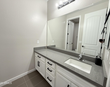 1729 W Myrna Lane - Photo Thumbnail 32