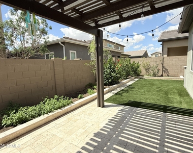 1729 W Myrna Lane - Photo Thumbnail 39