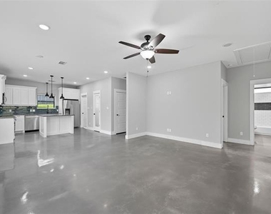 608 E Texas Street - Photo Thumbnail 1