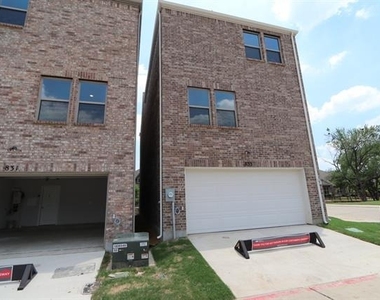 833 Tennessee Drive - Photo Thumbnail 4