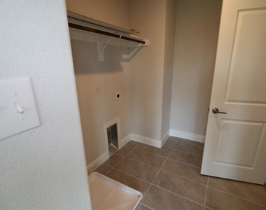 833 Tennessee Drive - Photo Thumbnail 34