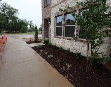 833 Tennessee Drive - Photo Thumbnail 1