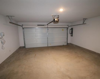 833 Tennessee Drive - Photo Thumbnail 6