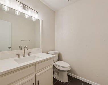 105 Wildwood Court - Photo Thumbnail 17