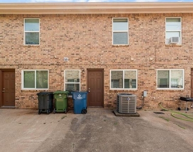 105 Wildwood Court - Photo Thumbnail 18