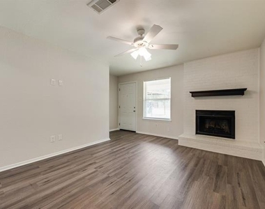 105 Wildwood Court - Photo Thumbnail 3