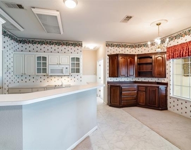 4525 Teasley Lane - Photo Thumbnail 18
