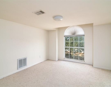 4525 Teasley Lane - Photo Thumbnail 12
