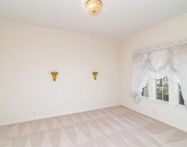 4525 Teasley Lane - Photo Thumbnail 5