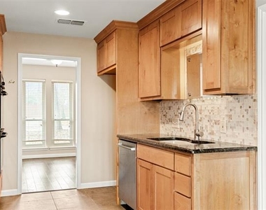 611 Field Street - Photo Thumbnail 9