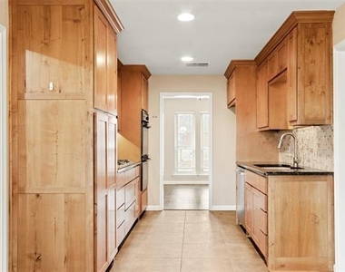 611 Field Street - Photo Thumbnail 7