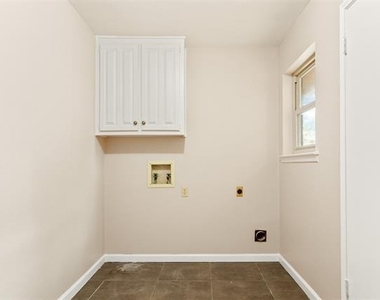 611 Field Street - Photo Thumbnail 13