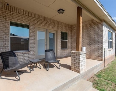 3126 Oakley Street - Photo Thumbnail 32
