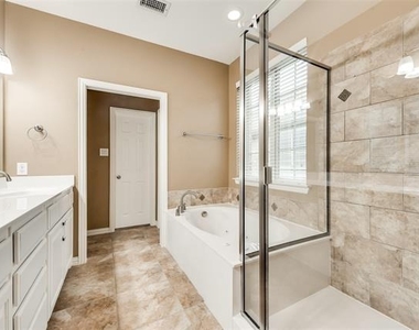 925 Sloan Drive - Photo Thumbnail 13