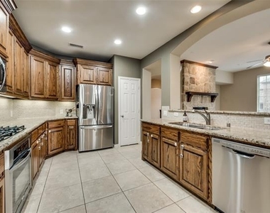 925 Sloan Drive - Photo Thumbnail 18