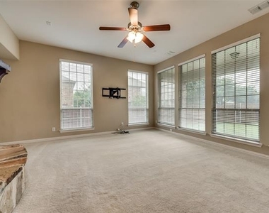 925 Sloan Drive - Photo Thumbnail 24