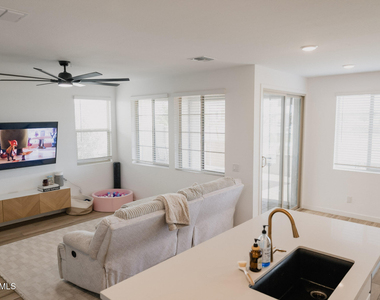 9403 E Solina Avenue - Photo Thumbnail 6