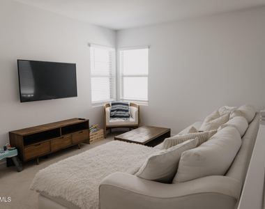 9403 E Solina Avenue - Photo Thumbnail 12