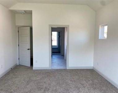 3317 Front Drive - Photo Thumbnail 7
