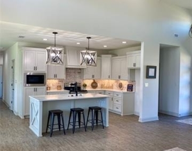 3317 Front Drive - Photo Thumbnail 15