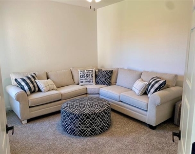 3317 Front Drive - Photo Thumbnail 17