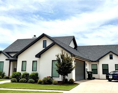 3317 Front Drive - Photo Thumbnail 1