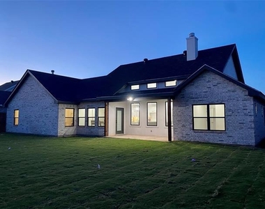 3317 Front Drive - Photo Thumbnail 3