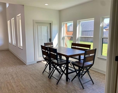 3317 Front Drive - Photo Thumbnail 16