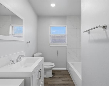 2120 Nottingham Boulevard - Photo Thumbnail 20