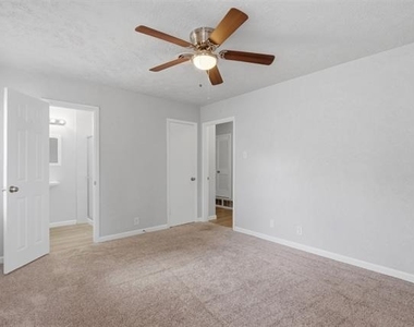 2120 Nottingham Boulevard - Photo Thumbnail 19