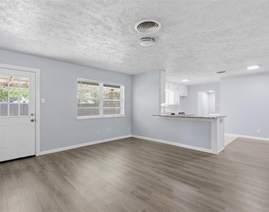 2120 Nottingham Boulevard - Photo Thumbnail 1