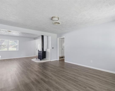 2120 Nottingham Boulevard - Photo Thumbnail 4