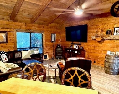 1126 Kingston Drive - Photo Thumbnail 7