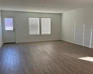 11815 Hermosa Lane - Photo Thumbnail 3