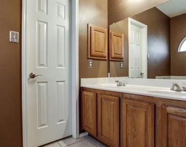 6100 Moor Hen Drive - Photo Thumbnail 10