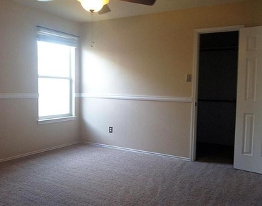 6100 Moor Hen Drive - Photo Thumbnail 8