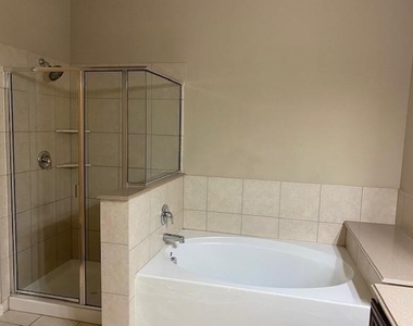 2424 Gold Rush Drive - Photo Thumbnail 9