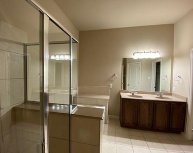 2424 Gold Rush Drive - Photo Thumbnail 10