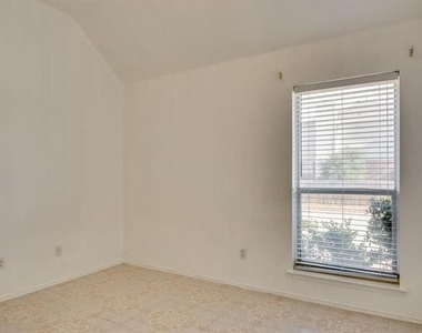 8841 San Joaquin Trail - Photo Thumbnail 6
