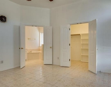 8841 San Joaquin Trail - Photo Thumbnail 5