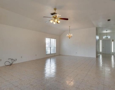 8841 San Joaquin Trail - Photo Thumbnail 3
