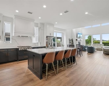 3960 Medio Creek Drive - Photo Thumbnail 6